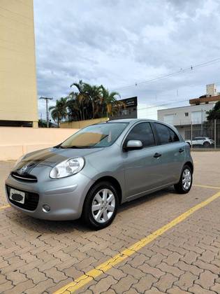 NISSAN MARCH 1.6 SV 16V FLEX 4P MANUAL NISSAN MARCH 1.6 SV 16V FLEX 4P MANUAL